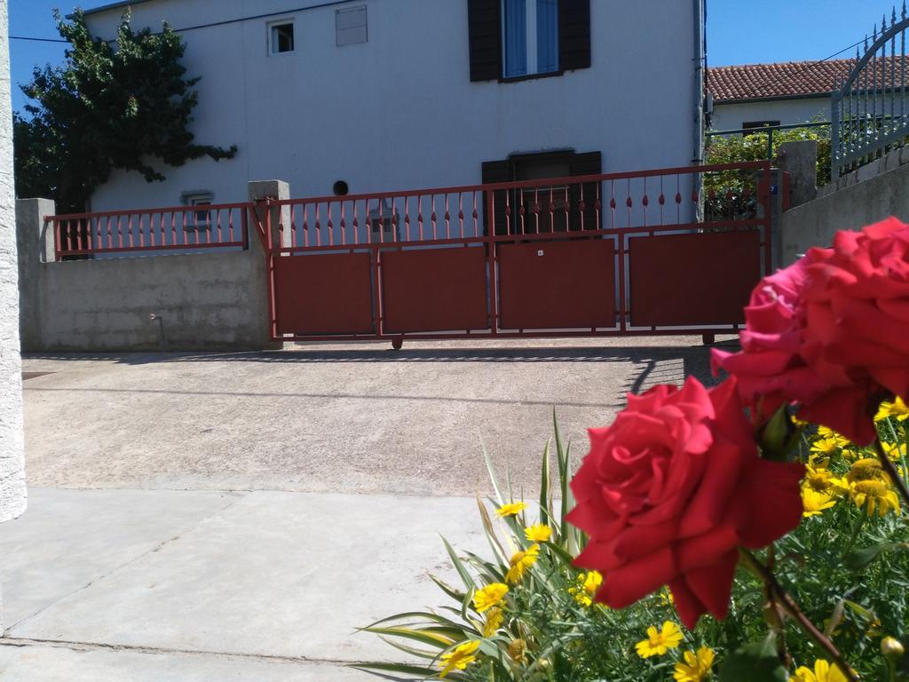 Apartment Cvita Biograd Na Moru Exterior photo
